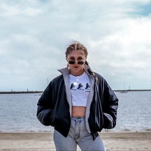 Meet your Posher, Elyssa